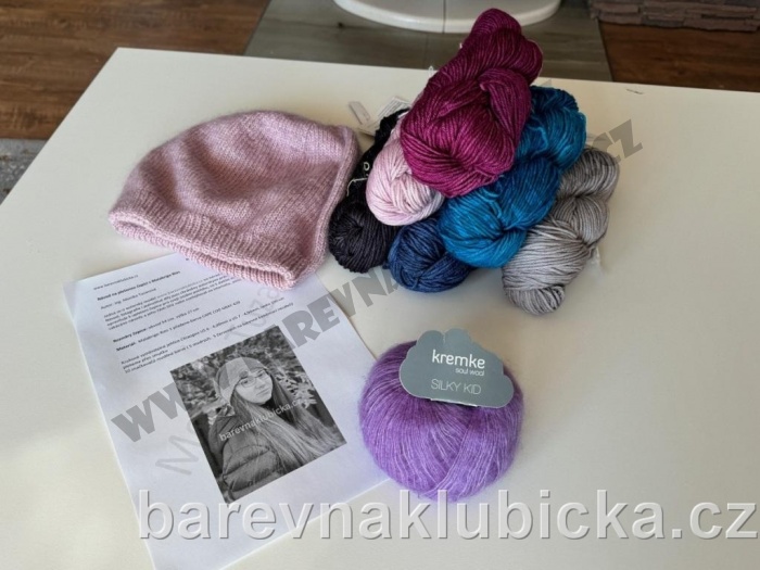 6. fialová sada na pletenou čepici Natali z Malabrigo Rios a Kremke Silky Kid bez značkovačů